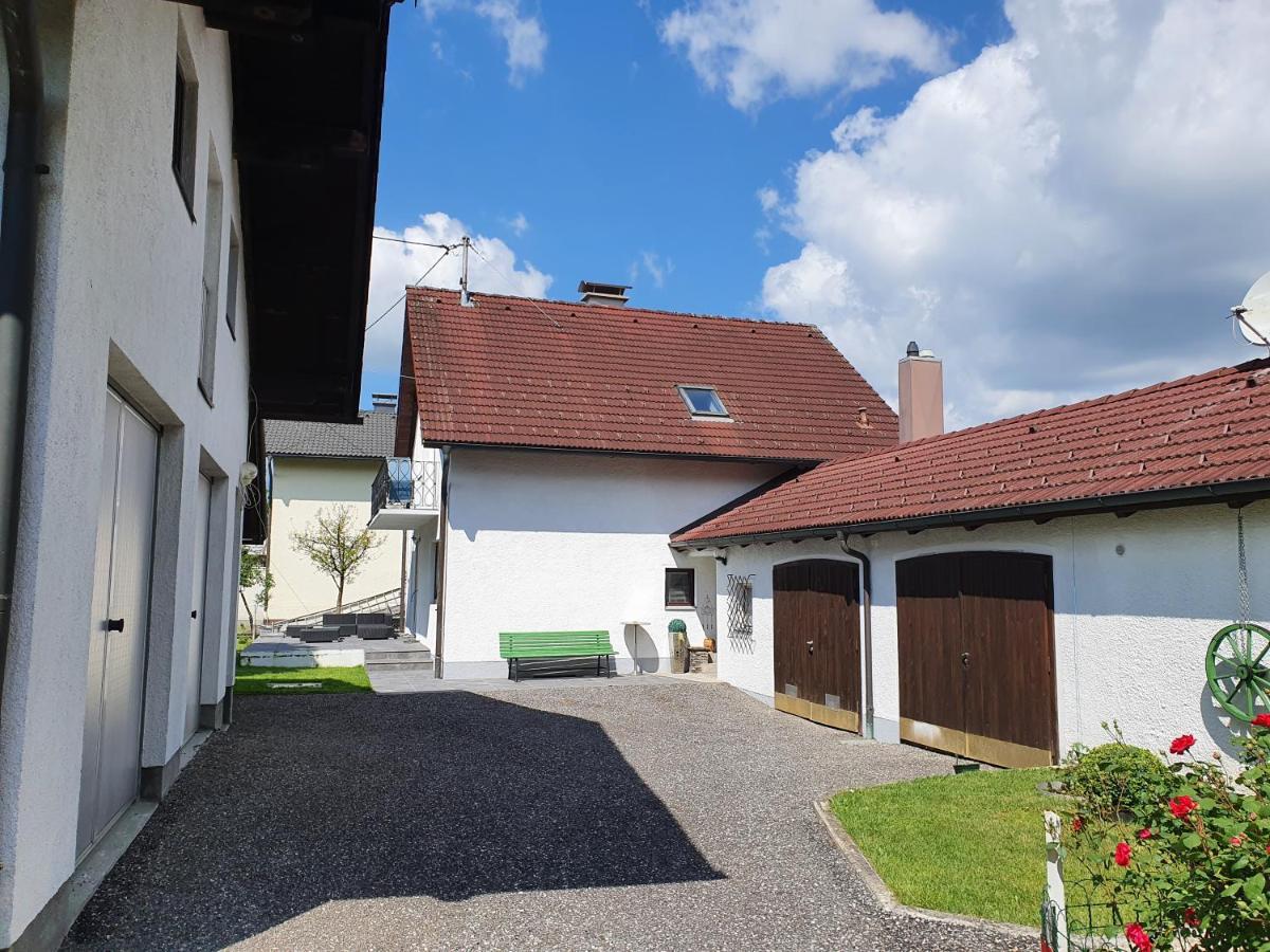 Bogi'S Ferienhaus - Pension Laakirchen Luaran gambar
