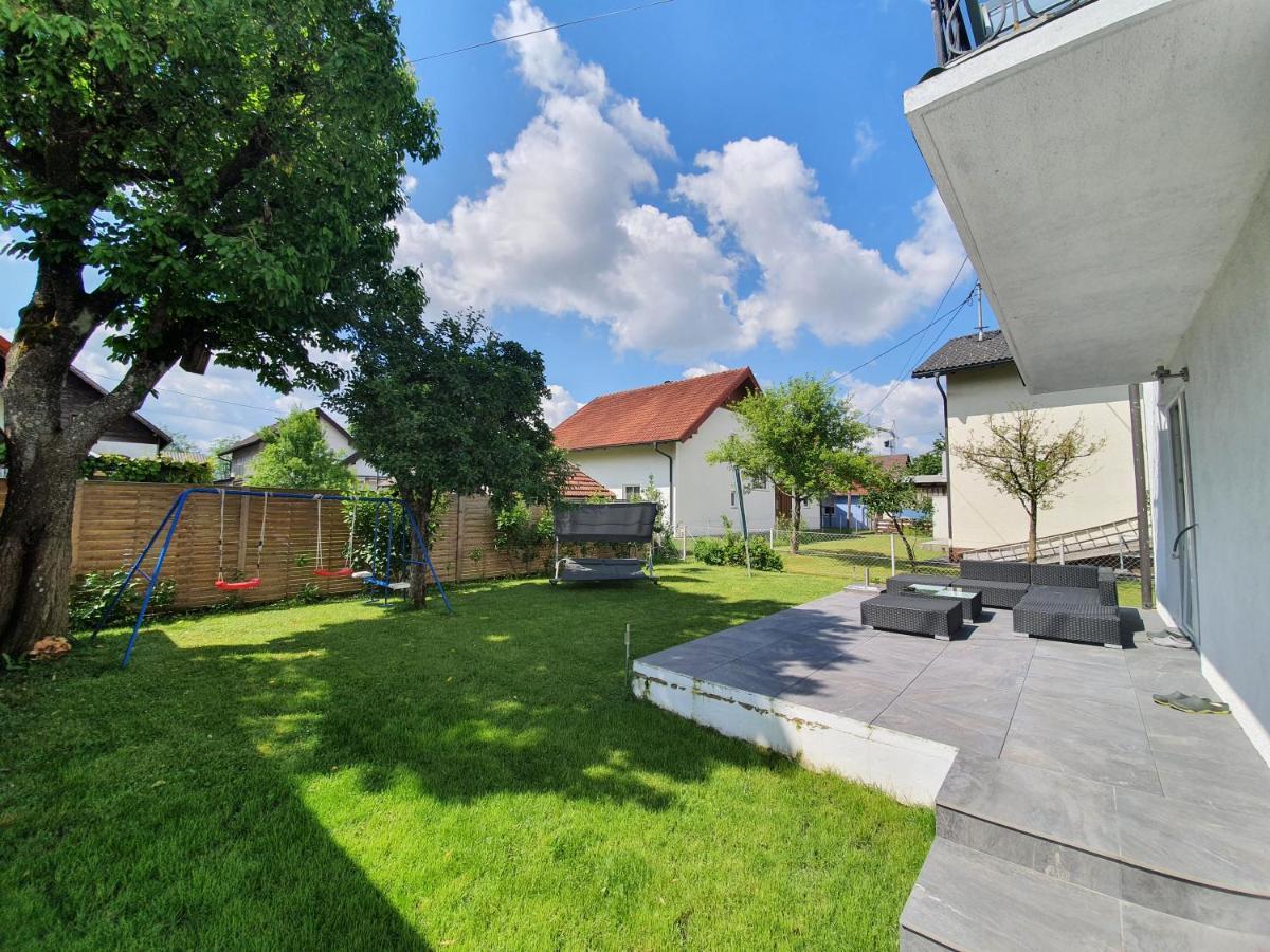 Bogi'S Ferienhaus - Pension Laakirchen Luaran gambar