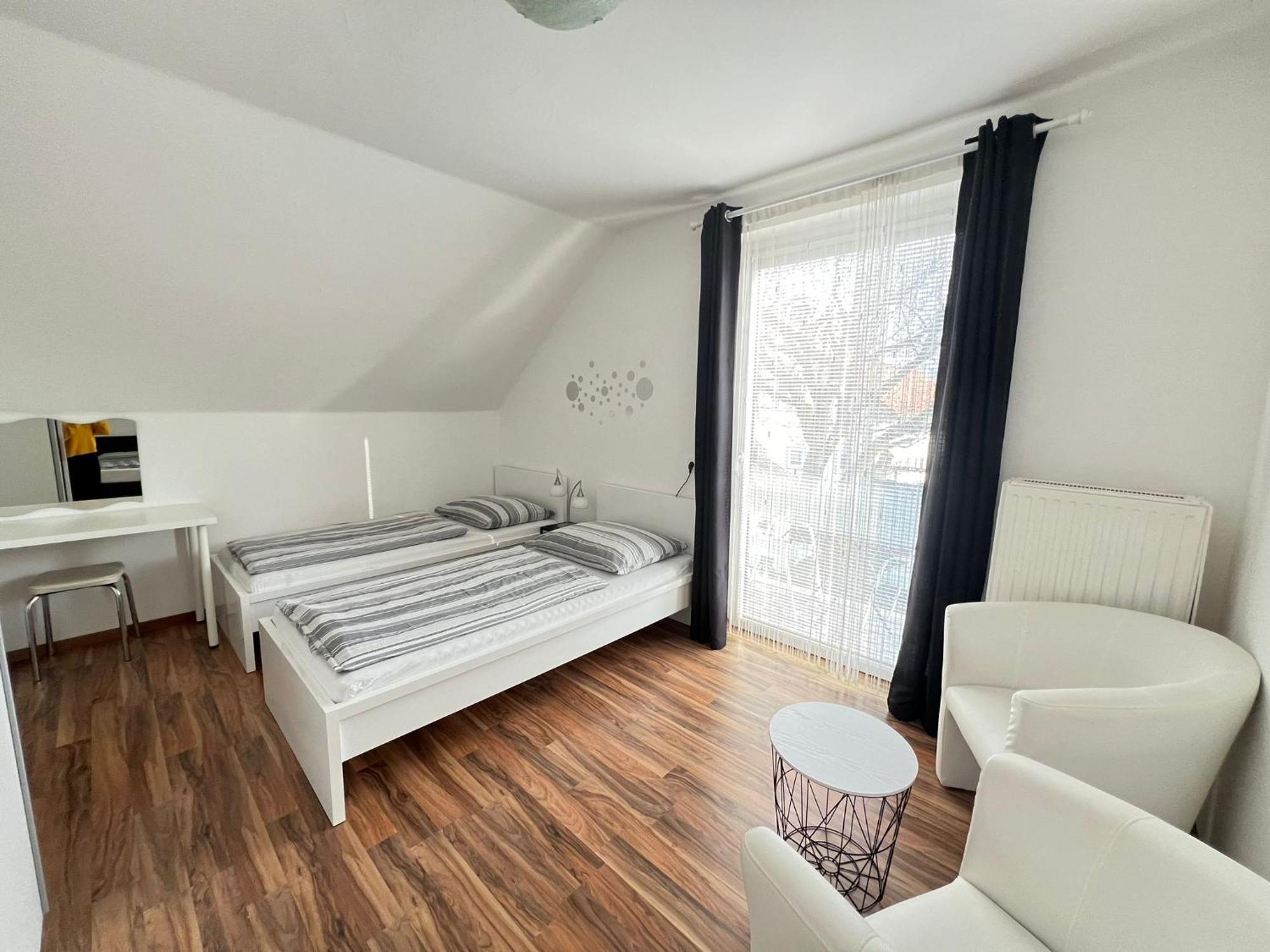 Bogi'S Ferienhaus - Pension Laakirchen Luaran gambar
