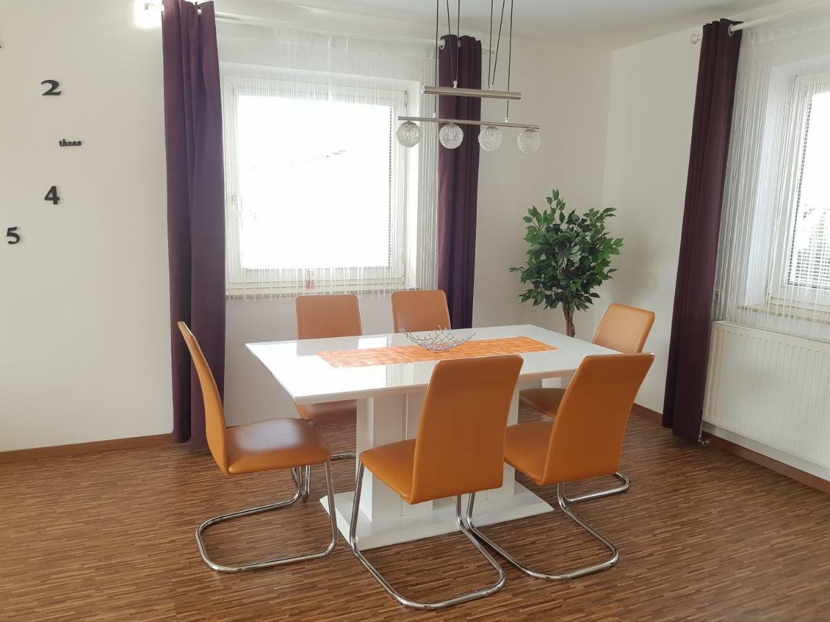 Bogi'S Ferienhaus - Pension Laakirchen Luaran gambar