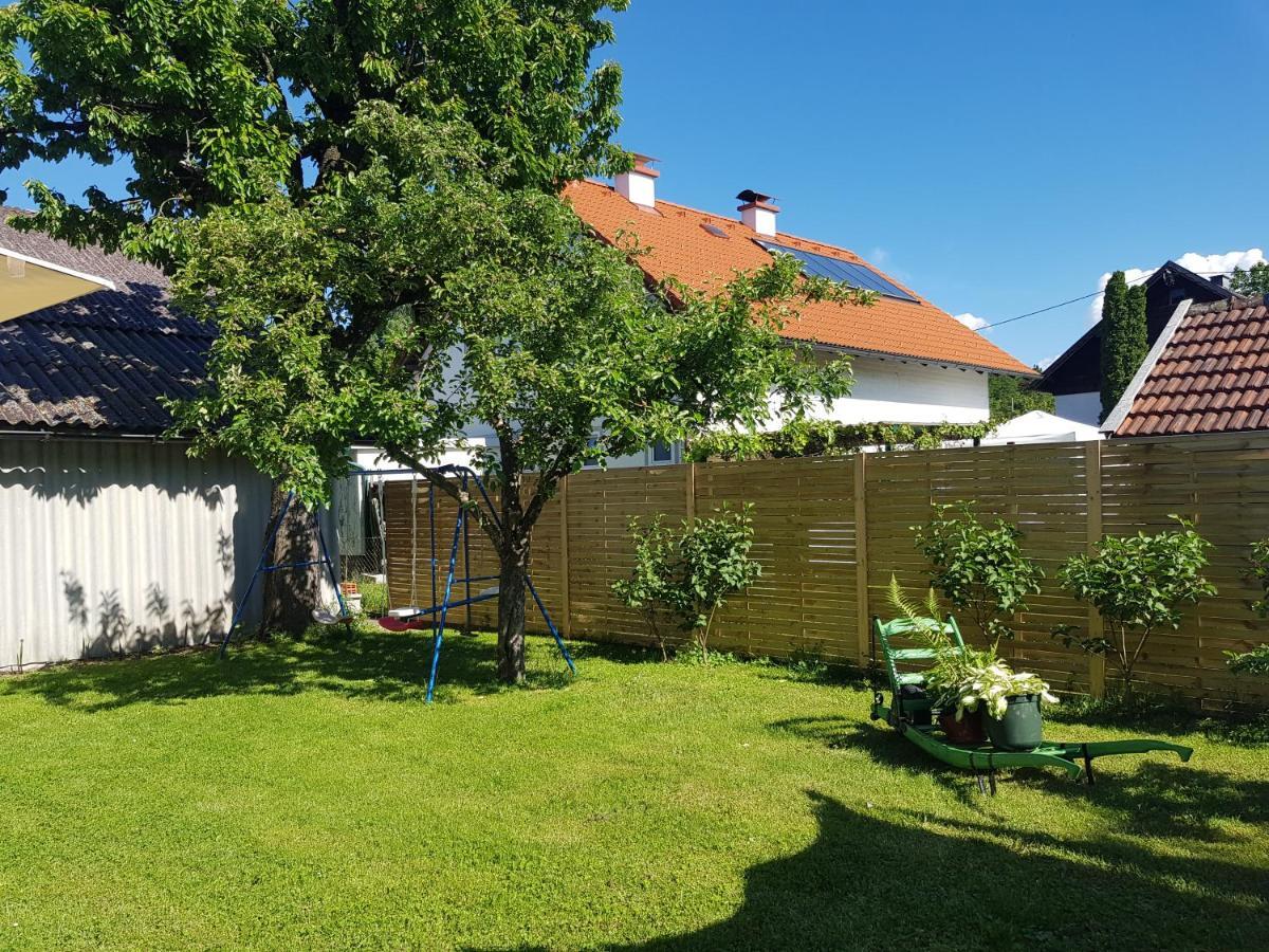Bogi'S Ferienhaus - Pension Laakirchen Luaran gambar